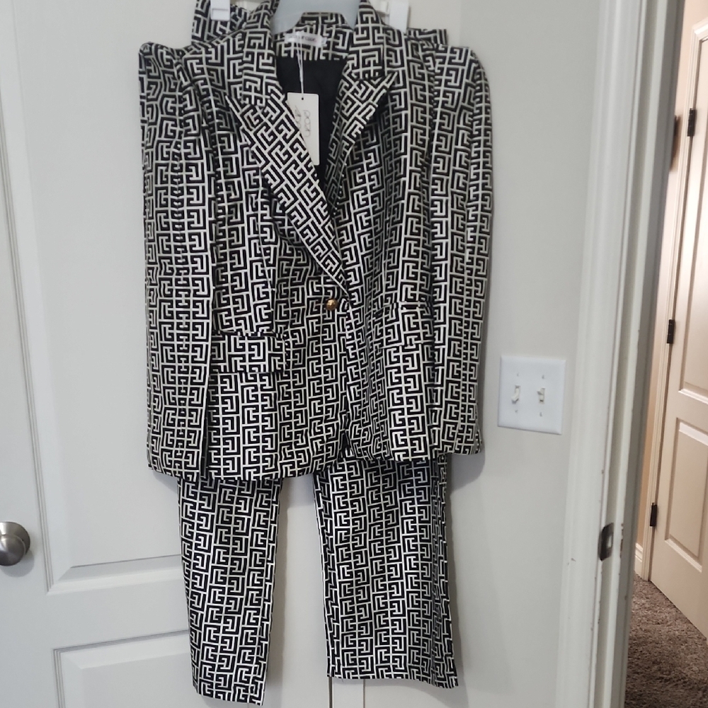 Stylish Black and White Women's Suit